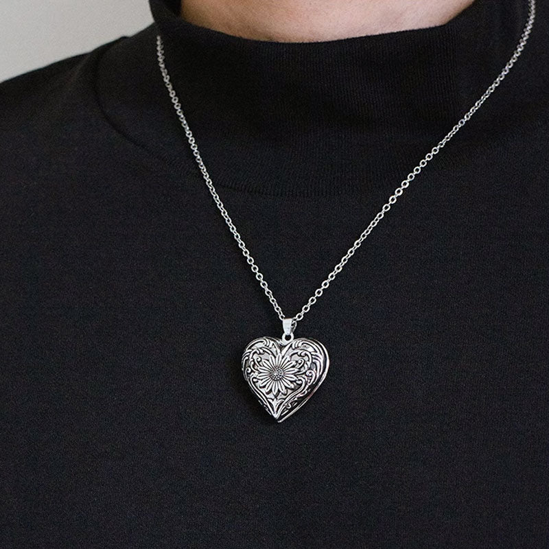 Heart-shaped Pet Memorial Photo Locket Necklace